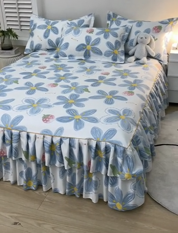 91家纺网 家纺一手货源 找家纺 艾橙 2024新款140克植物羊绒双边单床裙 草莓花海