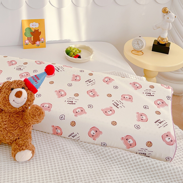 91家纺网 家纺一手货源 找家纺 良佐生活 2024新款全棉贡缎双人乳胶枕枕套 饼干熊粉