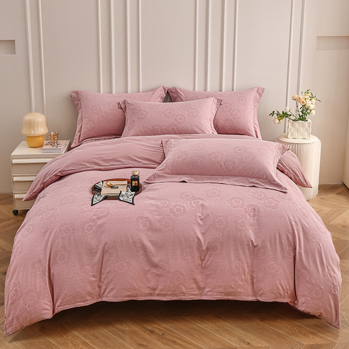 91家纺网 家纺一手货源 找家纺 金艾草 2024新款水洗全棉浮雕提花床盖四件套 轻颜-珊瑚粉