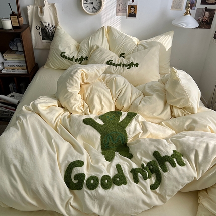原素2024潮牌同款小熊大版毛巾绣四件套 Good night熊芝士黄