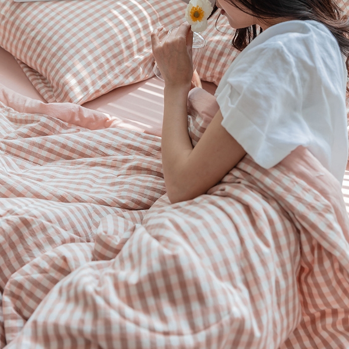 91家纺网 家纺一手货源 找家纺 20%大豆纤维 A类水洗棉夏被四件套夏凉空调被北欧良品 蜜粉小格