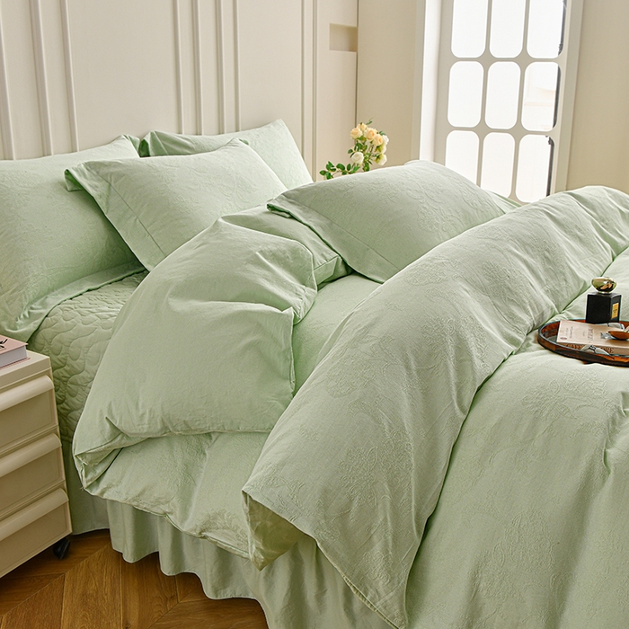 91家纺网 家纺一手货源 找家纺 金艾草 2024新款水洗全棉浮雕提花床盖四件套 罗曼-浅绿
