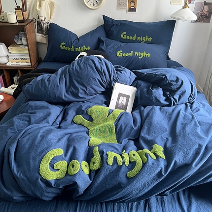 原素2024潮牌同款小熊大版毛巾绣四件套 Good night熊藏蓝色