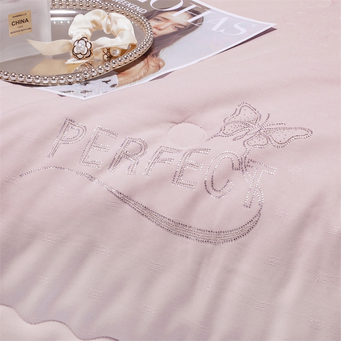 91家纺网 家纺一手货源 找家纺 左右家纺 2024新款千鸟格提花夏被春秋被冬被  粉玉