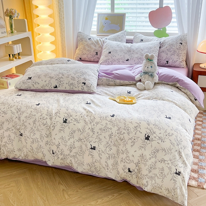 91家纺网 家纺一手货源 找家纺 妖妖家纺 2024新款超柔软糯水洗云朵棉印花四季款四件套 猫咪日记 