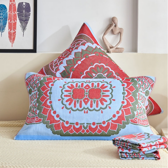 91家纺网 家纺一手货源 找家纺 朴尔毛巾被 2024年民族风彩棉系列四层纱布枕巾 大丽花兰52*78cm/一对