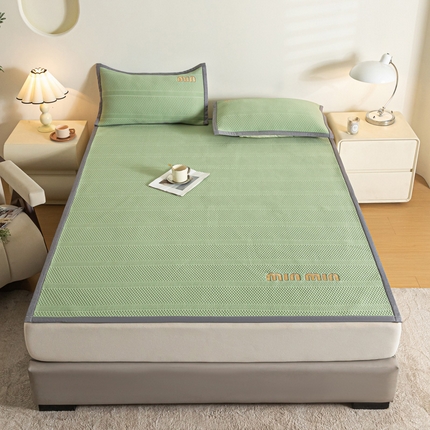 91家纺网 家纺一手货源 找家纺 莱登卡奴 24新款A类抗菌刺绣款冰豆豆凉席床席款 豆豆床席-果绿