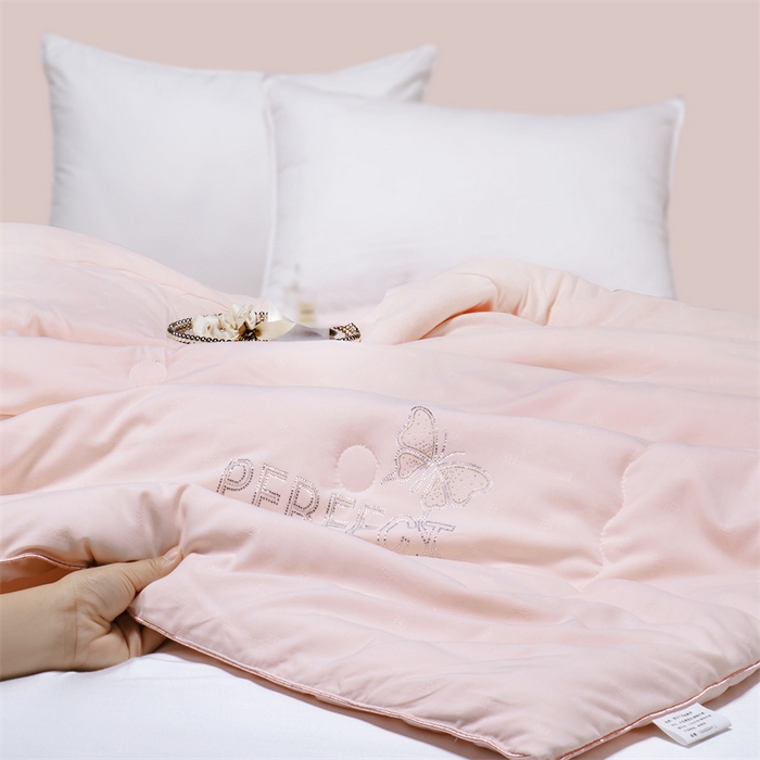 91家纺网 家纺一手货源 找家纺 左右家纺 2024新款千鸟格提花夏被春秋被冬被  粉玉