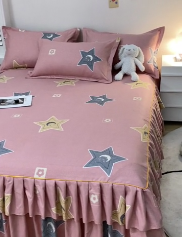 91家纺网 家纺一手货源 找家纺 艾橙 2024新款140克植物羊绒双边单床裙 魅力星