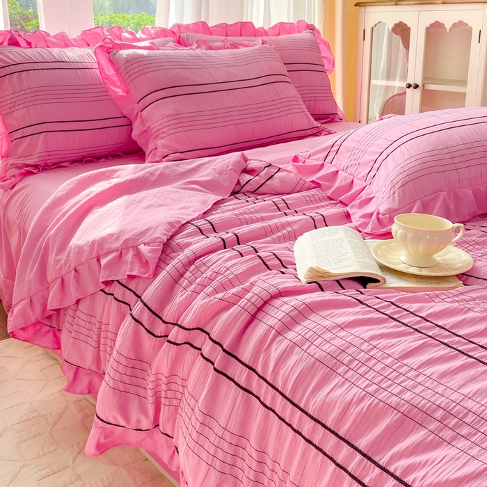 91家纺网 家纺一手货源 找家纺 梦莱斯 2024新款韩版条纹泡泡纱夏被四件套 条纹泡泡纱-西瓜红