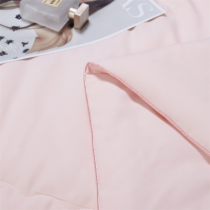 91家纺网 家纺一手货源 找家纺 左右家纺 2024新款千鸟格提花夏被春秋被冬被  粉玉