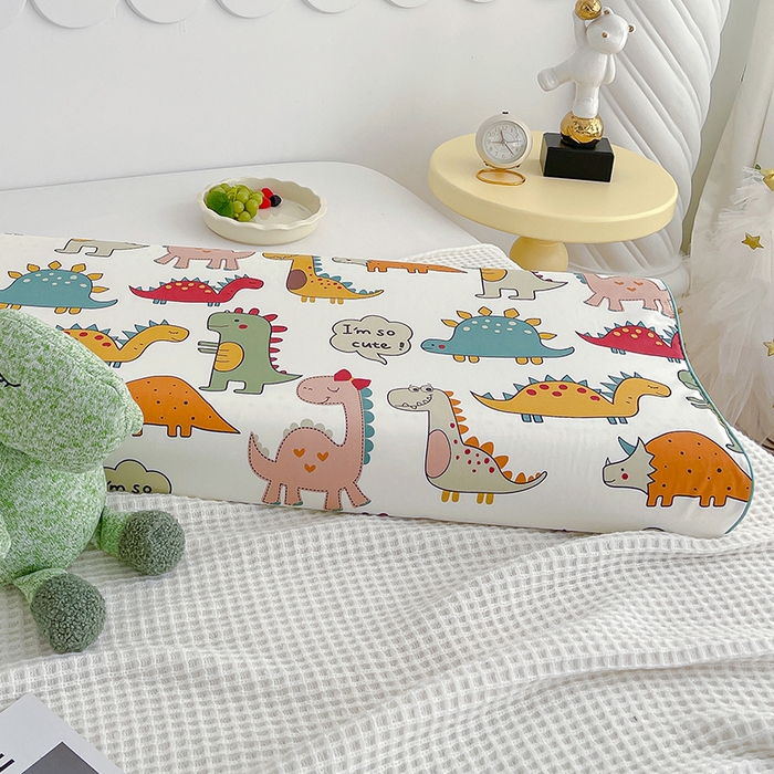 91家纺网 家纺一手货源 找家纺 良佐生活 2024新款全棉贡缎双人乳胶枕枕套 漫步恐龙