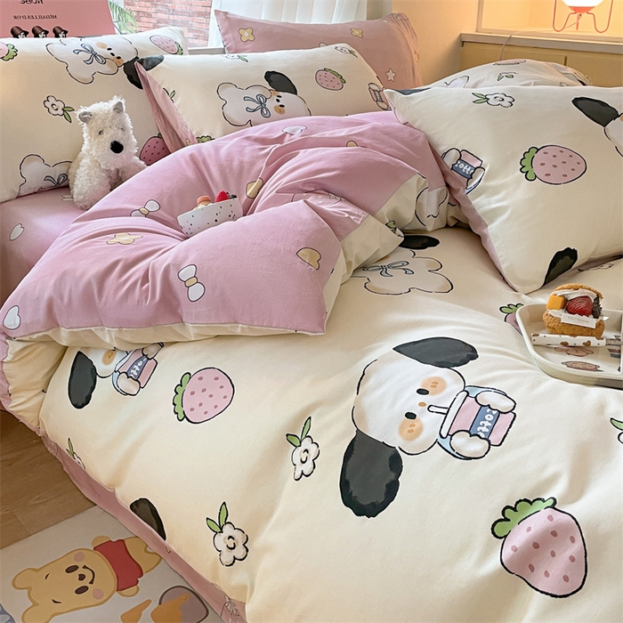 91家纺网 家纺一手货源 找家纺 798家纺 2025新款全棉13070印花四件套 草莓狗