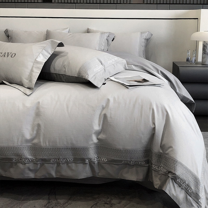 91家纺网 家纺一手货源 找家纺  【2024高端奢品】A类母婴级100支长绒棉四件套重工刺绣轻奢风拼接款澳棉简约床上用品  奥蒂斯-优雅灰