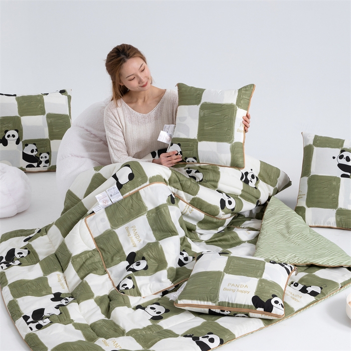 91家纺网 家纺一手货源 找家纺 （总）照世家纺 2025新款全棉印花抗菌棉抱枕被