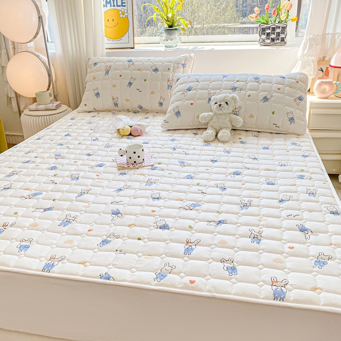 91家纺网 家纺一手货源 找家纺 萌飞2024新款全棉新疆棉花夹棉床垫加厚床褥垫被三件套印花 奈思兔