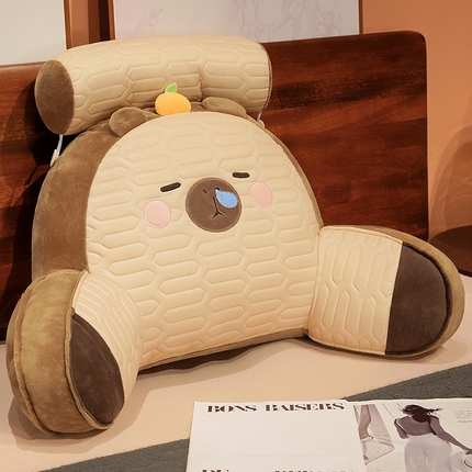 91家纺网 家纺一手货源 找家纺 （总）仟亿莱 2024新款卡皮巴拉乳胶拥抱式腰靠