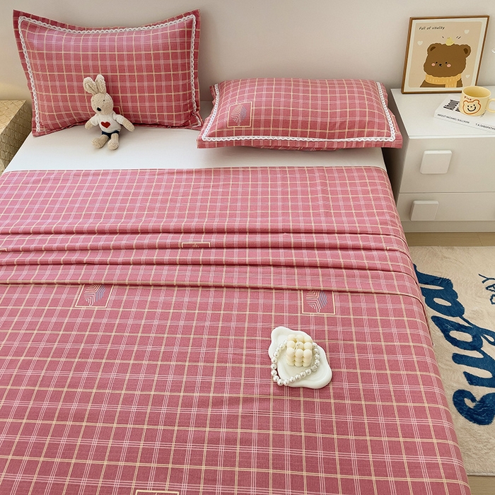 91家纺网 家纺一手货源 找家纺 宜家坊 2024新款鱼骨棉老粗布凉席花边款床单三件套 格韵-粉