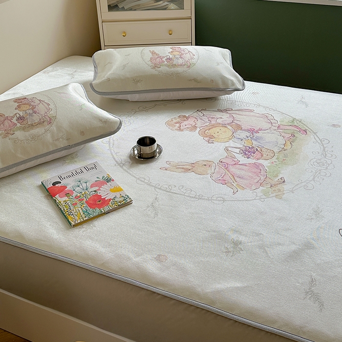 91家纺网 家纺一手货源 找家纺 萝莉家纺 2024新款大版冰丝凉席床席床笠款 去摘蓝莓吧-床笠款