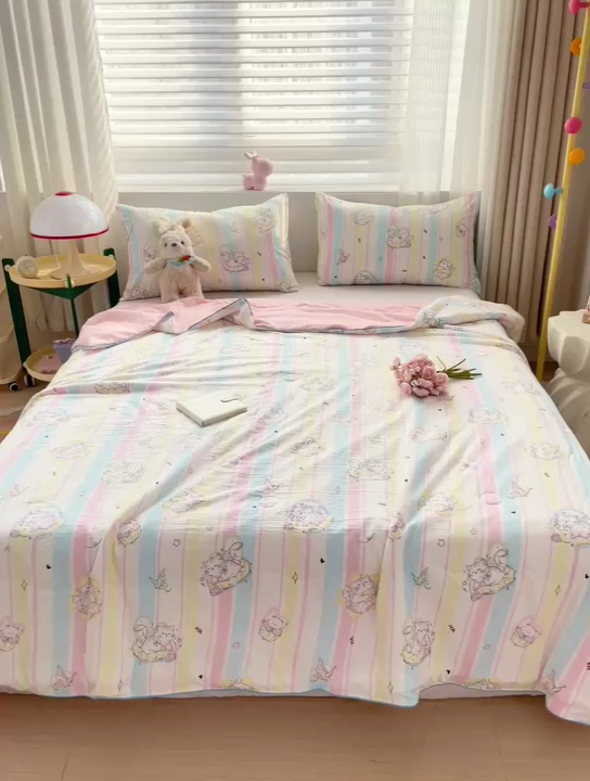 91家纺网 家纺一手货源 找家纺 海岛哥哥 2024新款水洗双层纱超柔单夏被嵌绳款 猫丽塔