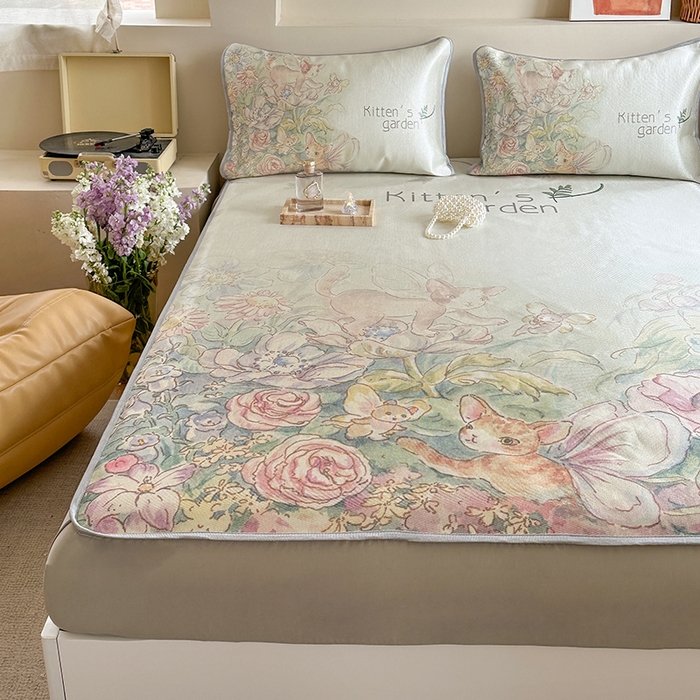 91家纺网 家纺一手货源 找家纺 萝莉家纺 2024新款大版冰丝凉席床席床笠款 小猫咪的花园-床笠款