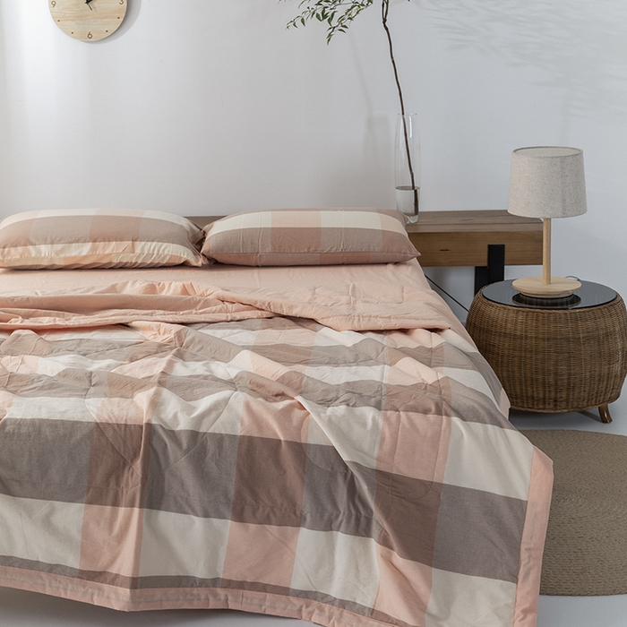 91家纺网 家纺一手货源 找家纺 棉邦 2024新款全棉水洗棉色织夏被四件套 蜜粉大格