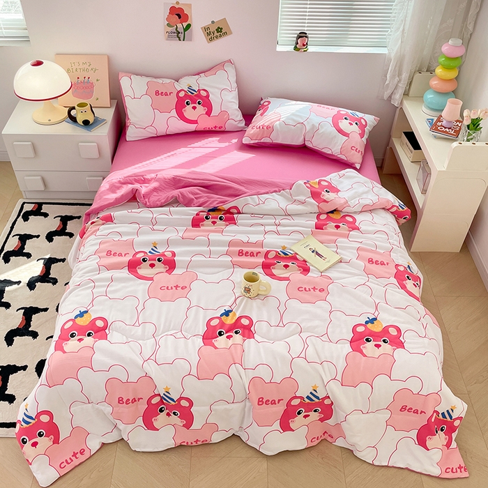 91家纺网 家纺一手货源 找家纺 卡斯诺家纺馆 2025新款水洗云朵棉夏被（下载包包含买家秀） 可爱萌熊