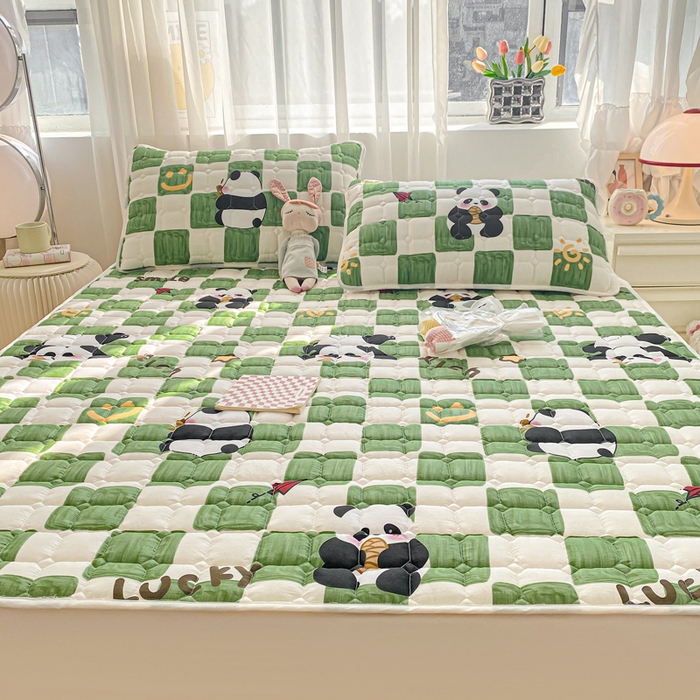 91家纺网 家纺一手货源 找家纺 萌飞2024新款全棉新疆棉花夹棉床垫加厚床褥垫被三件套印花 安逸胖达