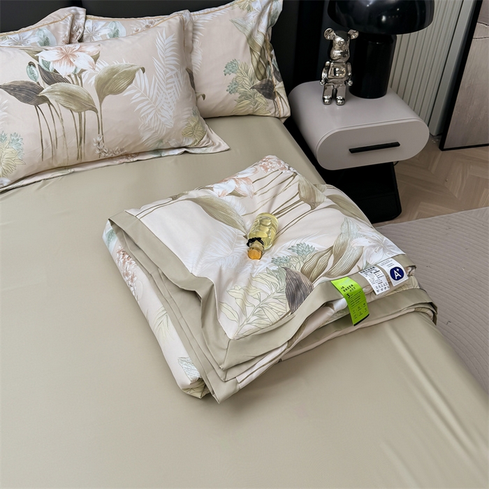 91家纺网 家纺一手货源 找家纺 满羽家纺 2024热款冰丝绸冰豆豆被夏被四件套凉感空调被 花艺满园-浅咖