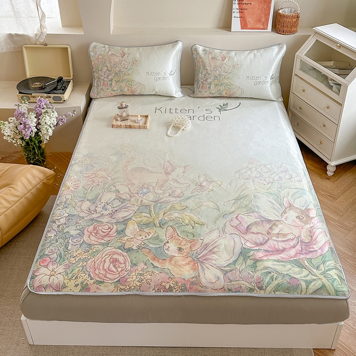 91家纺网 家纺一手货源 找家纺 萝莉家纺 2024新款大版冰丝凉席床席床笠款 小猫咪的花园-床笠款