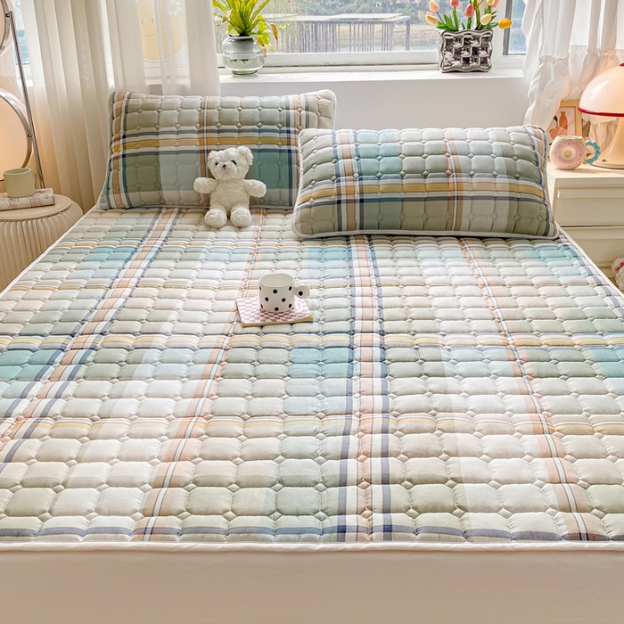 91家纺网 家纺一手货源 找家纺 萌飞2024新款全棉新疆棉花夹棉床垫加厚床褥垫被三件套印花 卡卢奥-绿