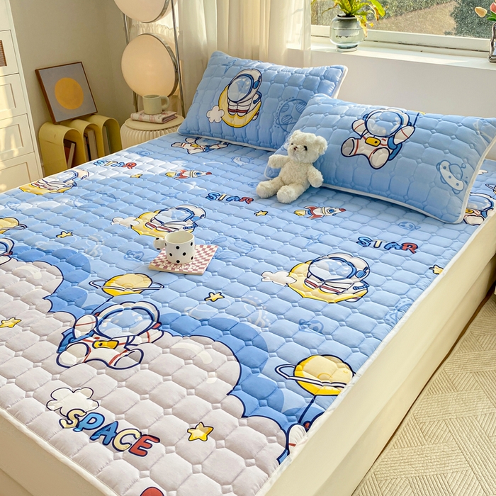 91家纺网 家纺一手货源 找家纺 萌飞2024新款全棉新疆棉花夹棉床垫加厚床褥垫被三件套印花 探索星球