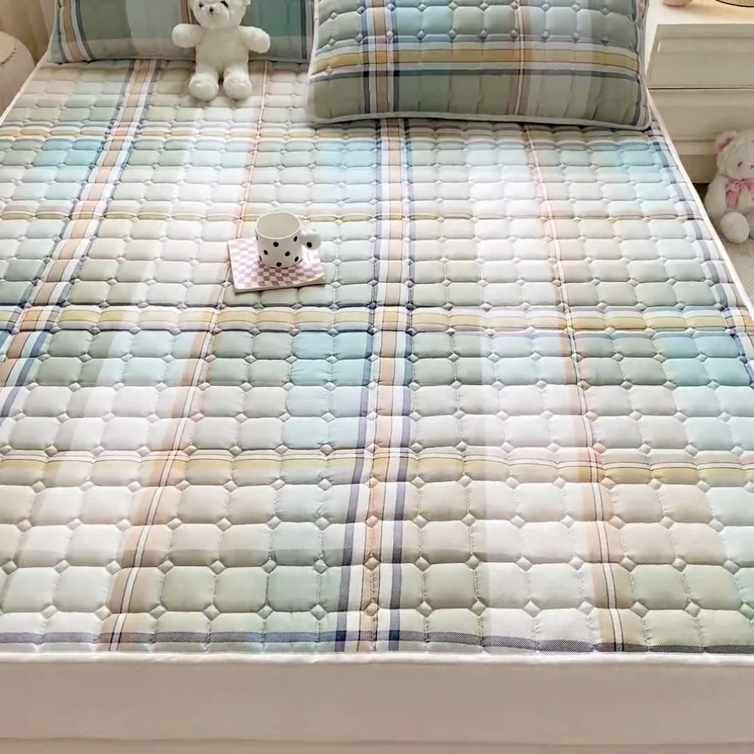 91家纺网 家纺一手货源 找家纺 萌飞2024新款全棉新疆棉花夹棉床垫加厚床褥垫被三件套印花 悠闲格调-浅咖
