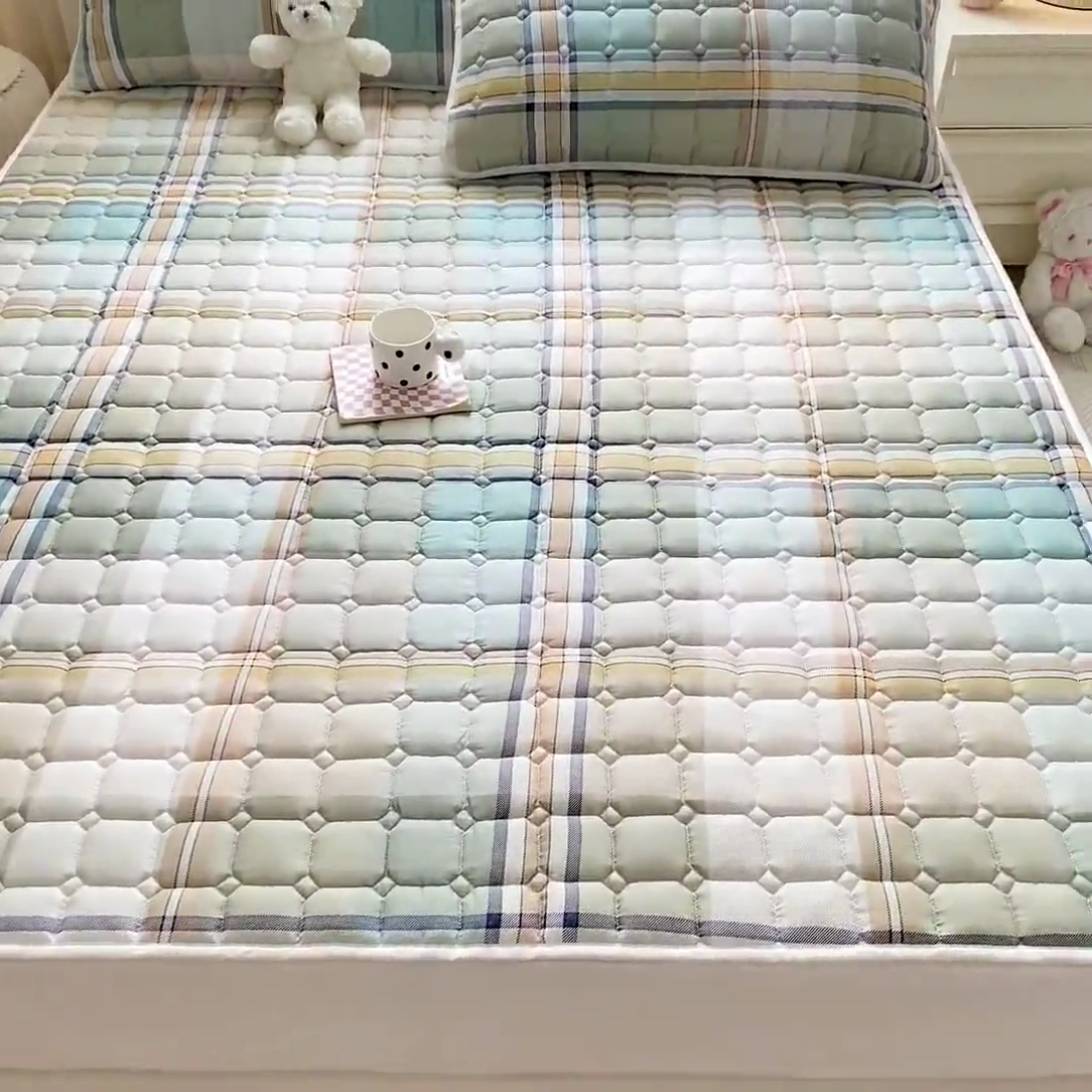 91家纺网 家纺一手货源 找家纺 萌飞2024新款全棉新疆棉花夹棉床垫加厚床褥垫被三件套印花 卡卢奥-绿