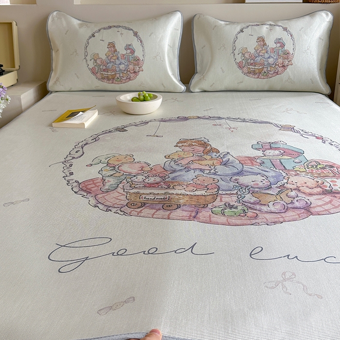 91家纺网 家纺一手货源 找家纺 萝莉家纺 2024新款大版冰丝凉席床席床笠款 我和我的玩具小熊们-平席款 