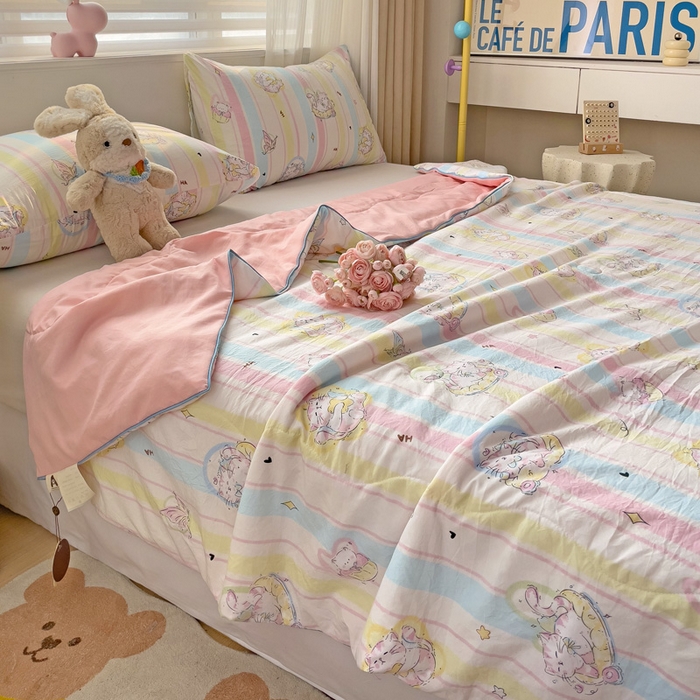 91家纺网 家纺一手货源 找家纺 海岛哥哥 2024新款水洗双层纱超柔单夏被嵌绳款 猫丽塔