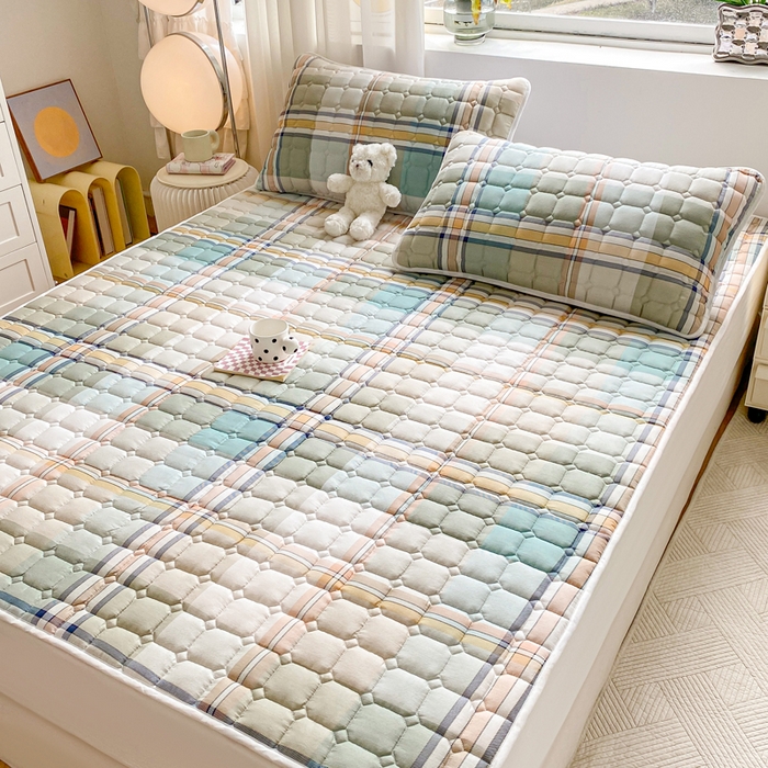 91家纺网 家纺一手货源 找家纺 萌飞2024新款全棉新疆棉花夹棉床垫加厚床褥垫被三件套印花 卡卢奥-绿