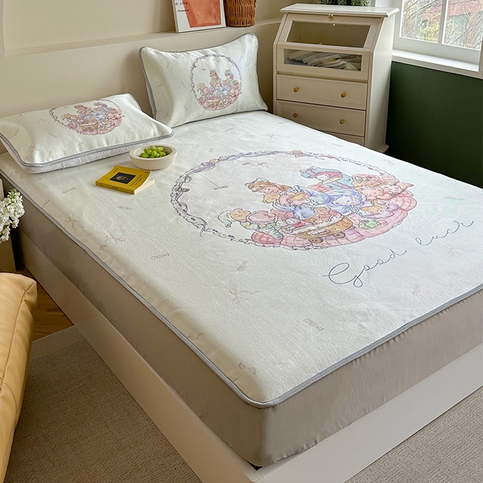 91家纺网 家纺一手货源 找家纺 萝莉家纺 2024新款大版冰丝凉席床席床笠款 我和我的玩具小熊们-床笠款