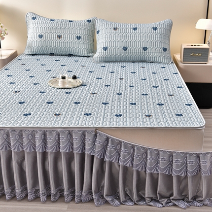 91家纺网 家纺一手货源 找家纺 诺梵 2025新款可拆卸乳胶凉席三件套床裙款 小爱心