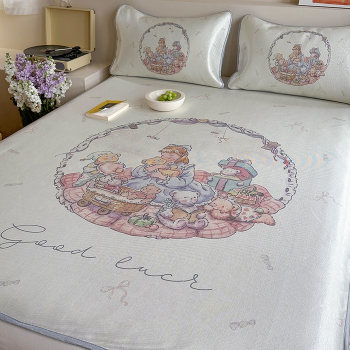 91家纺网 家纺一手货源 找家纺 萝莉家纺 2024新款大版冰丝凉席床席床笠款 我和我的玩具小熊们-平席款 