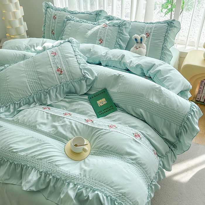 91家纺网 家纺一手货源 找家纺 小主驾到 2024新款公主风水洗棉泡泡纱刺绣蕾丝荷叶边韩版四件套 泡泡纱水绿