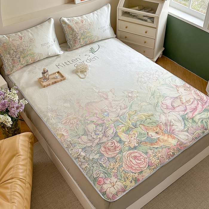 91家纺网 家纺一手货源 找家纺 萝莉家纺 2024新款大版冰丝凉席床席床笠款 小猫咪的花园-床笠款