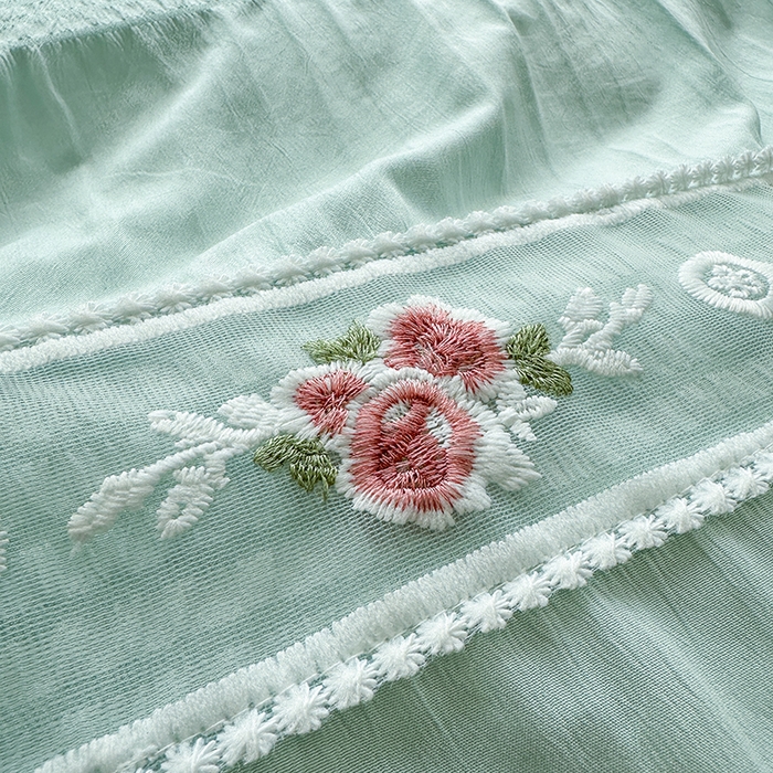 91家纺网 家纺一手货源 找家纺 小主驾到 2024新款公主风水洗棉泡泡纱刺绣蕾丝荷叶边韩版四件套 泡泡纱水绿