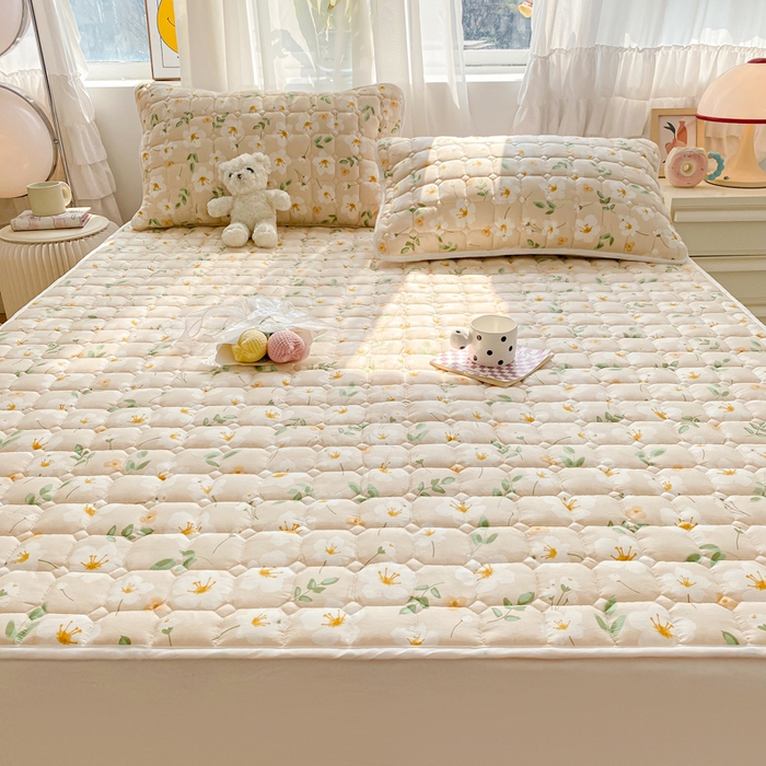 91家纺网 家纺一手货源 找家纺 萌飞2024新款全棉新疆棉花夹棉床垫加厚床褥垫被三件套印花 伊莲恩-咖