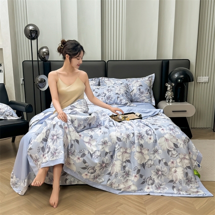 91家纺网 家纺一手货源 找家纺 满羽家纺 2024热款冰丝绸冰豆豆被夏被四件套凉感空调被 馨语 浅紫