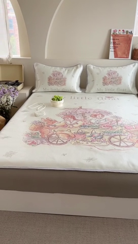 91家纺网 家纺一手货源 找家纺 萝莉家纺 2024新款大版冰丝凉席床席床笠款 我心爱的小花车-床笠款