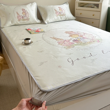 91家纺网 家纺一手货源 找家纺 萝莉家纺 2024新款大版冰丝凉席床席床笠款 去摘蓝莓吧-床笠款