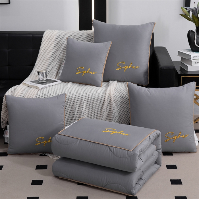 91家纺网 家纺一手货源 找家纺 照世家纺 2024新款时尚简约抗菌棉抱枕被 浅灰