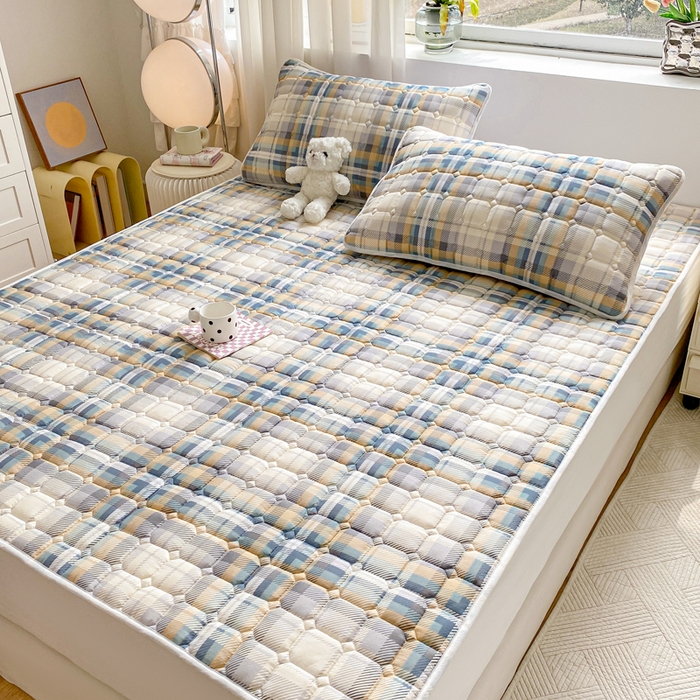 91家纺网 家纺一手货源 找家纺 萌飞2024新款全棉新疆棉花夹棉床垫加厚床褥垫被三件套印花 悠闲格调-浅咖