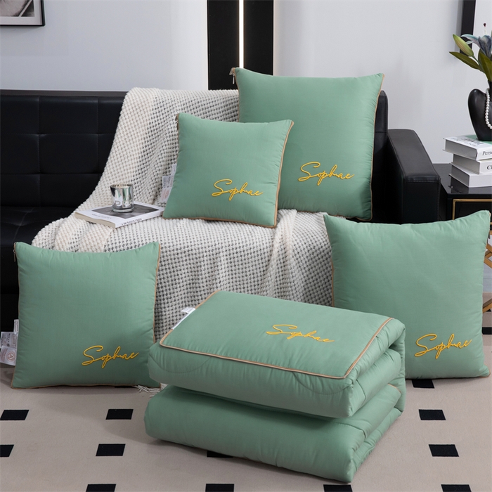 91家纺网 家纺一手货源 找家纺 照世家纺 2024新款时尚简约抗菌棉抱枕被 橄榄绿